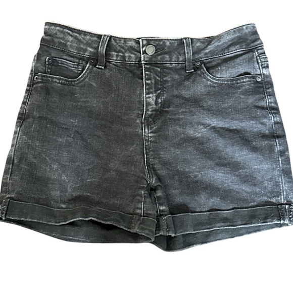 Time and Tru Pants - Time & Tru Black High Waist Denim Shorts Size 4